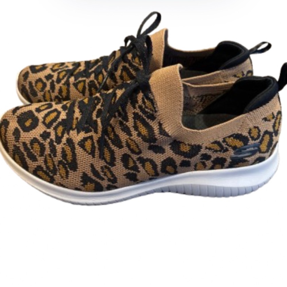 Sketchers Women's Ultra Flex Safari Tour Cheetah Slip-on Athletic Sneakers 6.5